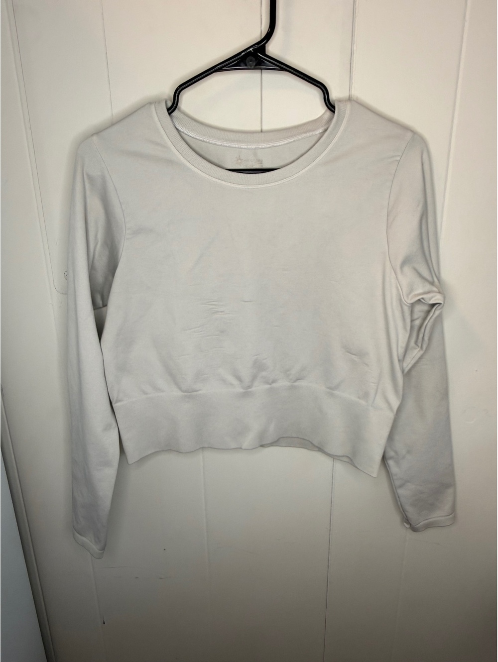 Offline by Aerie Women's White Cropped Long Sleeve Sweatshirt XL
